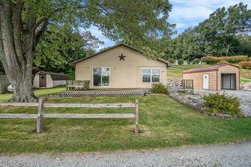 68435 Sweet Lake Rd, Sturgis, MI, 49091-8416 | Card Image