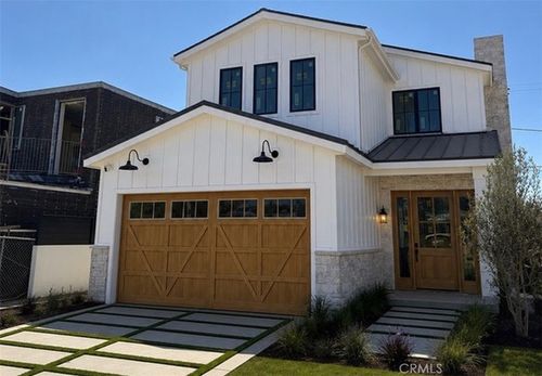 1043 Galloway St, Pacific Palisades, CA, 90272-3852 | Card Image