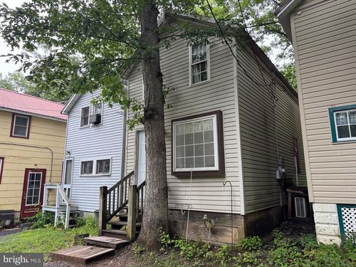 3 Mount Lebanon Dr, Lebanon, PA, 17046-9272 | Card Image