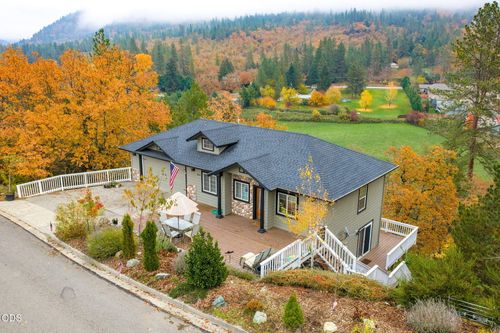 1550 Panoramic Loop, Grants Pass, OR, 97527-5097 | Card Image