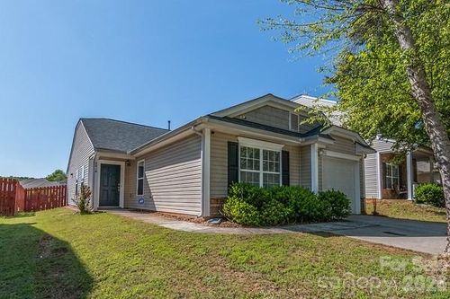 2416 Buckleigh Dr, Charlotte, NC, 28215-7546 | Card Image