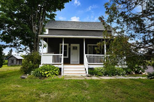2835 Mountain View Rd, Williston, VT, 05495-7760 | Card Image