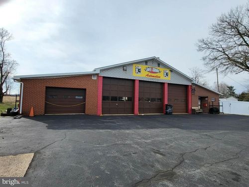 425 Oak Haven Rd, Kutztown, PA, 19530-8330 | Card Image