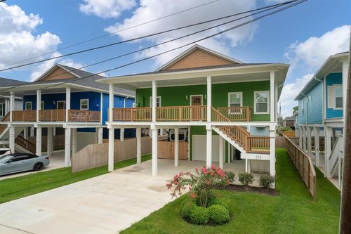 213 West Dr, Kemah, TX, 77565-2024 | Card Image