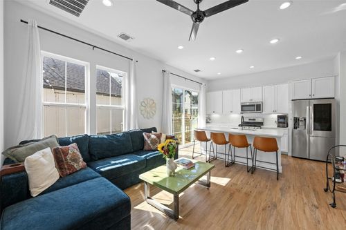 bldg-19-3809 Valley View Rd, Austin, TX, 78704-3375 | Card Image