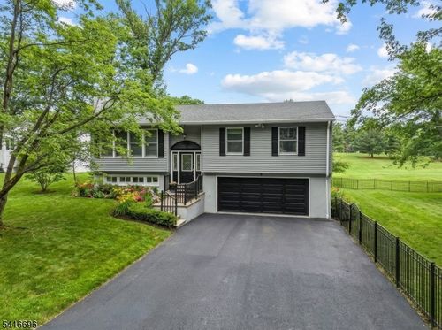 9 Fairway Trl, Sparta, NJ, 07871-1420 | Card Image