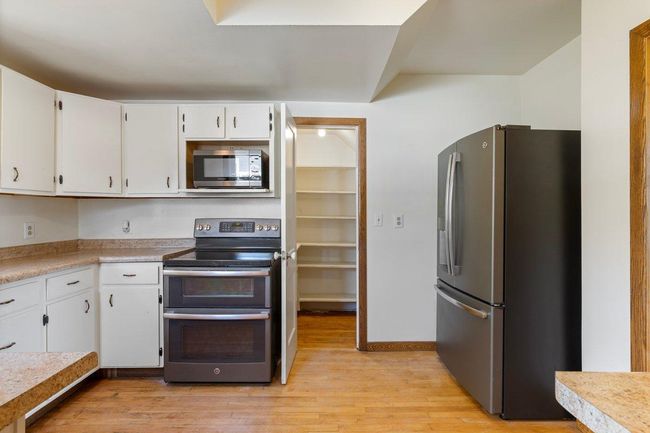 Interior 3.jpg | Image 13