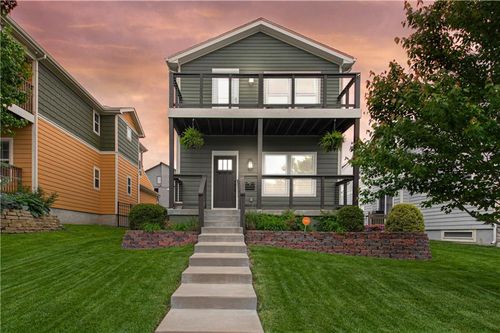 2546 Tracy Ave, Kansas City, MO, 64108-2938 | Card Image