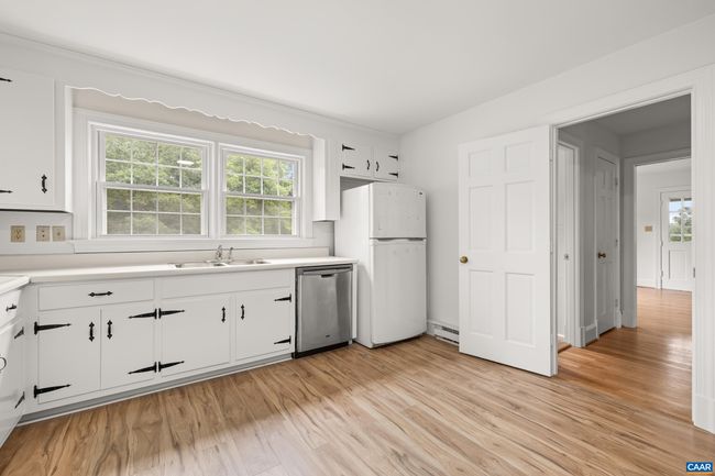 7928 Howardsville Rd, House other with 4 bedrooms, 3 bathrooms and null parking in SCOTTSVILLE VA | Image 11