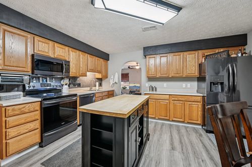 115 Weeping Willow Dr, Etna, OH, 43068-6106 | Card Image