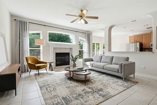 8200 Sunburst Pkwy, Round Rock, TX, 78681-3446 | Card Image