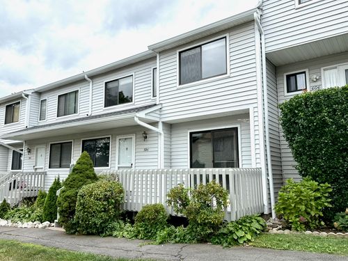 586-586 Cypress Rd, Newington, CT, 06111-5610 | Card Image