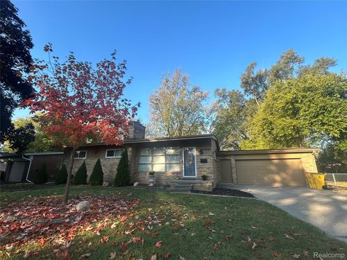 45449 Sterritt St, Utica, MI, 48317-5829 | Card Image