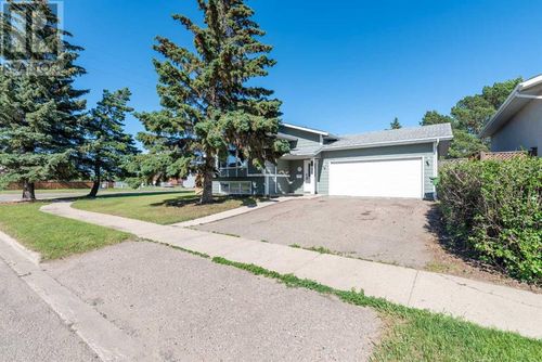 3505 45 Ave, Lloydminster, SK, S9V1P8 | Card Image