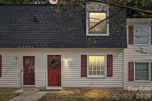 2-2220 Yorkhills Dr, Charlotte, NC, 28217-8913 | Card Image