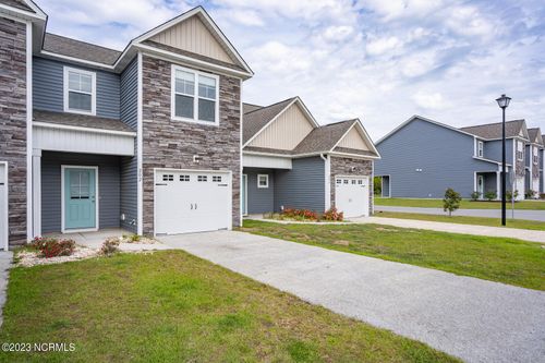 202 N Stingray Ln, Sneads Ferry, NC, 28460-6018 | Card Image