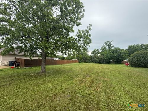 303 Crockett St, Holland, TX, 76534-3036 | Card Image