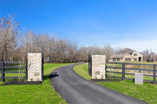 36345 Lady J Cir, Wallis, TX, 77485-9235 | Card Image