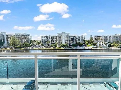 420-3000 S Ocean Dr, HOLLYWOOD, FL, 33019-2821 | Card Image