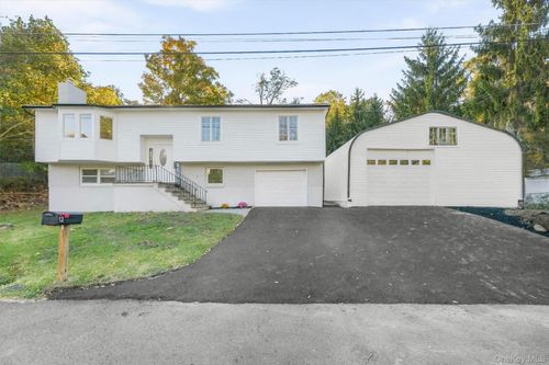 9 Wykagyl Ct, Carmel, NY, 10512-6225 | Card Image