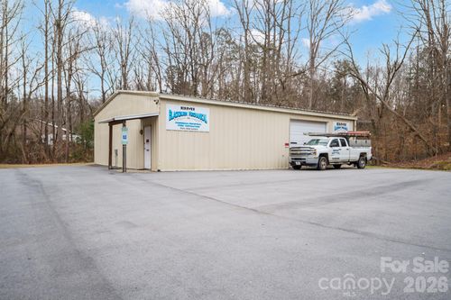 111 Blackberry Ln, Stanley, NC, 28164-9536 | Card Image