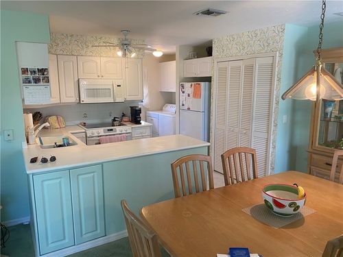 apt-202-654 Centre Ct Sw, Vero Beach, FL, 32962-5936 | Card Image