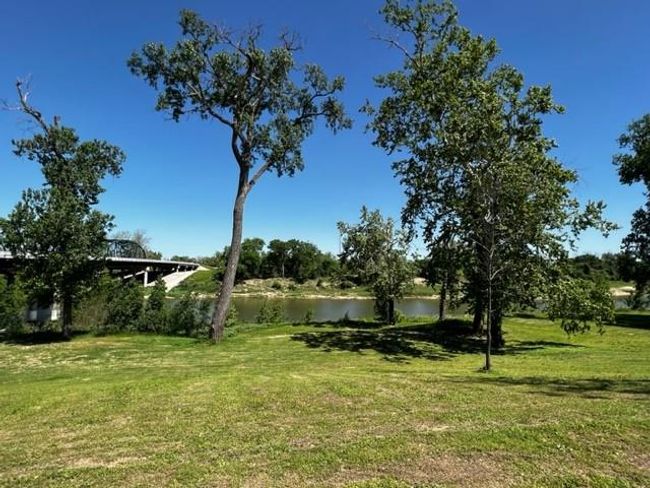 924 Robson St, Home with 0 bedrooms, 0 bathrooms and null parking in Columbus TX | Image 5