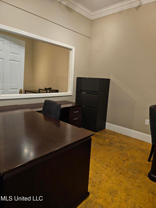 Mktg PR office 2 v2 | Image 24