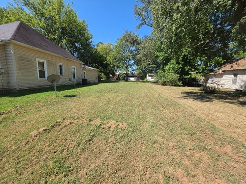 603 S Jesse St, Christopher, IL, 62822-1350 | Card Image