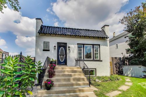 2424 W Arthington St, Chicago, IL, 60612-4106 | Card Image
