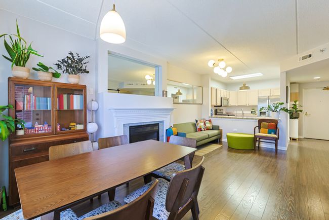 UNIT-202 - 210 N Addison Ave, Condo with 1 bedrooms, 1 bathrooms and 2 parking in Elmhurst IL | Image 5