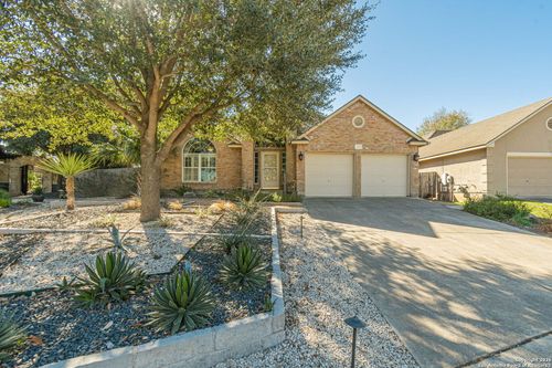 1739 Oakmont Cir, New Braunfels, TX, 78132-3846 | Card Image