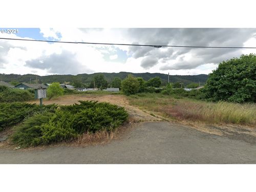 1030 N Old Pacific Hwy, Myrtle Creek, OR, 97457-9333 | Card Image