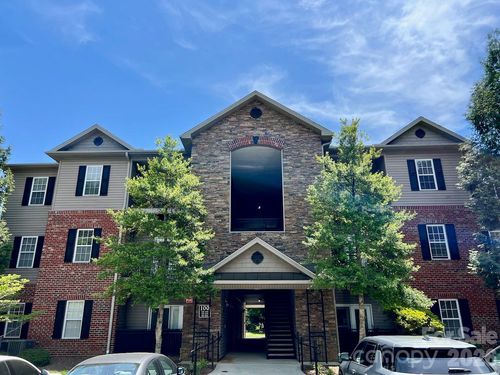 111 Appeldoorn Cir, Asheville, NC, 28803-6104 | Card Image