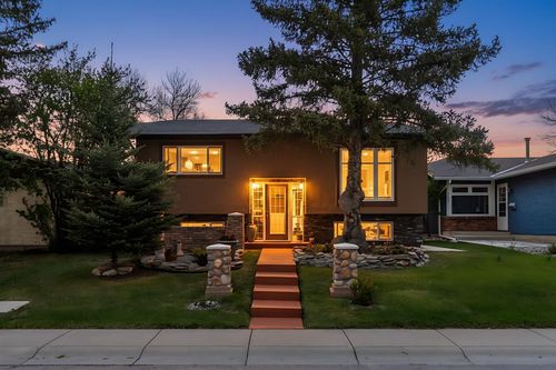 155 Midcrest Crescent Se, Calgary, AB, T2X1B4 | Card Image