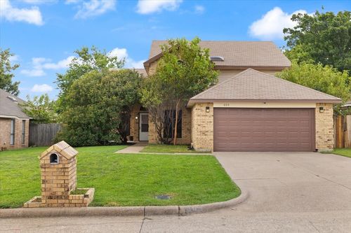 809 Carrington Dr, Arlington, TX, 76001-7574 | Card Image