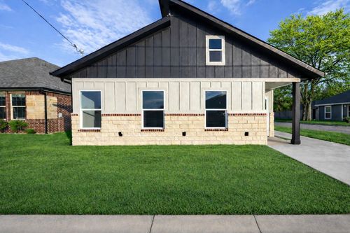 2225 College St, Greenville, TX, 75401-2919 | Card Image