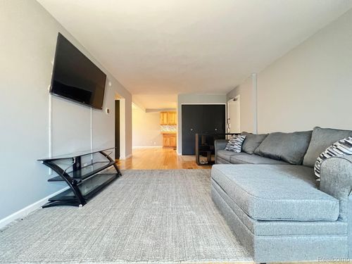 apt-207-2152 Pauline Blvd, Ann Arbor, MI, 48103-5184 | Card Image