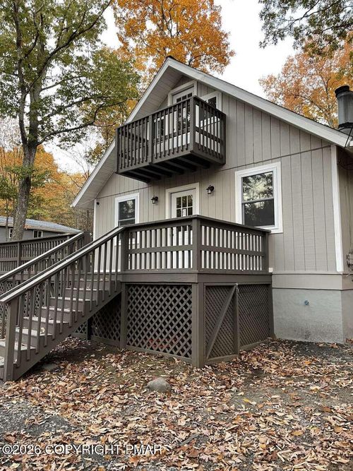 1014 Alpine Dr, East Stroudsburg, PA, 18302-8715 | Card Image