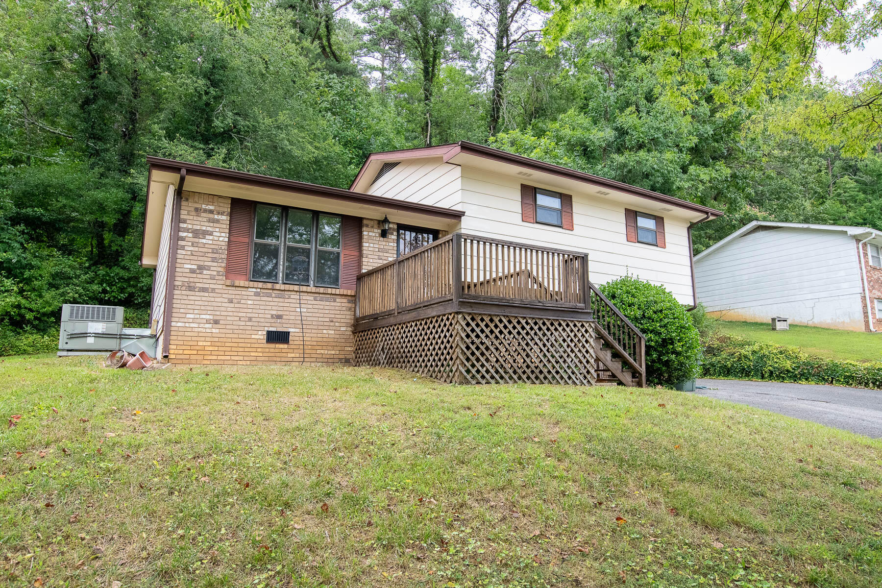 Echo Glen Dr, Hixson, TN 37343