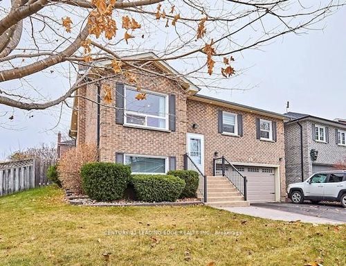 main-40 Waywell St, Whitby, ON, L1N8N9 | Card Image