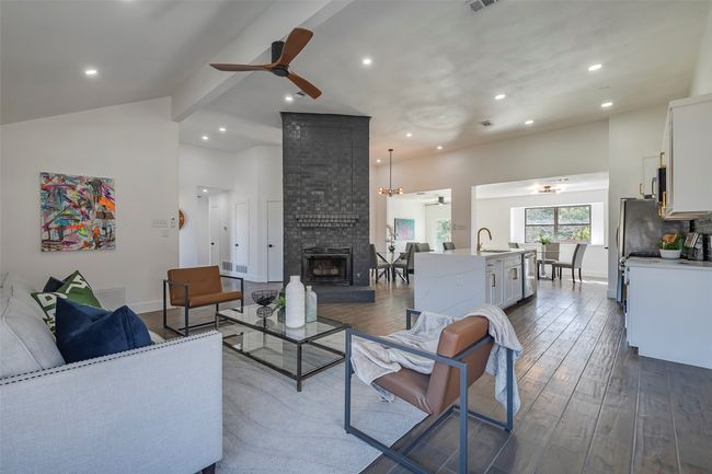 5607 Emrose Cir, House other with 3 bedrooms, 2 bathrooms and null parking in Dallas TX | Image 6