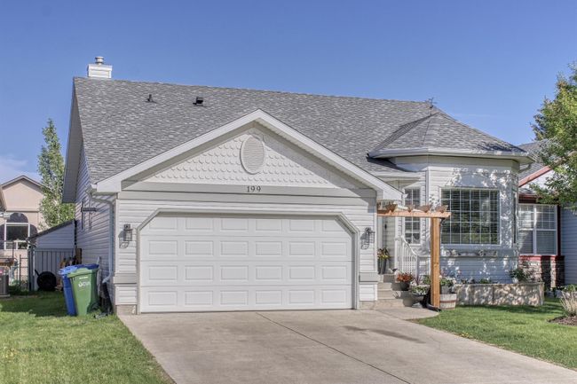 199 Lakeview Cove, House detached with 4 bedrooms, 3 bathrooms and 4 parking in Chestermere AB | Image 1