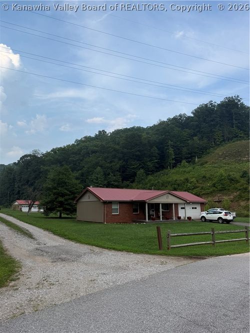 850 Trace Fork Rd, Sissonville, WV, 25320-7336 | Card Image