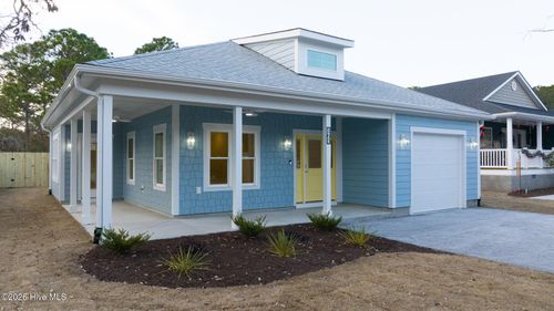 165 Nw 4th St, Oak Island, NC, 28465-6814 | Card Image