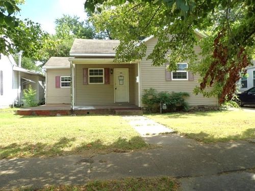 2420 Crawford Ave, Parsons, KS, 67357-2527 | Card Image