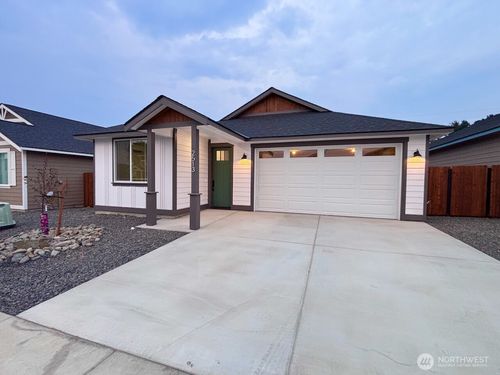 2513 N Snowdrop St, Ellensburg, WA, 98926-1215 | Card Image