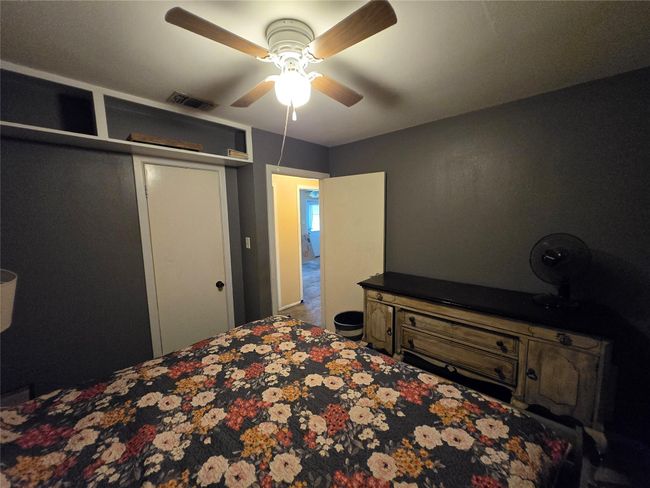 610 E Division St, House other with 3 bedrooms, 2 bathrooms and 3 parking in Edna TX | Image 32