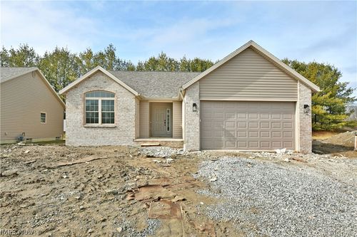 2869 Pebble Creek Ct, Cortland, OH, 44410-8809 | Card Image