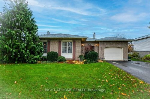 lower-unit-43 Glenayr Place, Welland, ON, L3C3M6 | Card Image